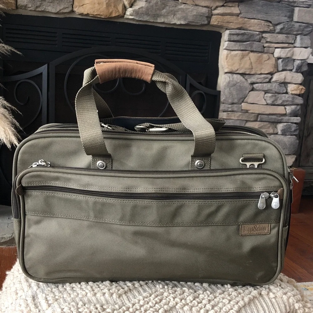 BRIGGS & RILEY Travelware Olive Green Carey On Bag Duffle Briefbag Weekender 20”